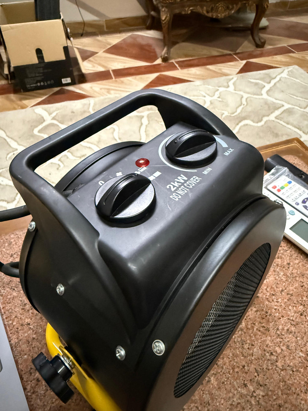 هيتر كهرباء 2 كيلو وات – 220V – تدفئة حتى 20 متر²